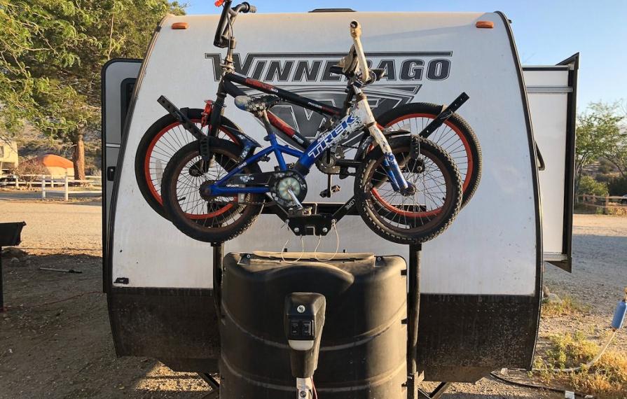 Detail view of hitch mount bike carrier