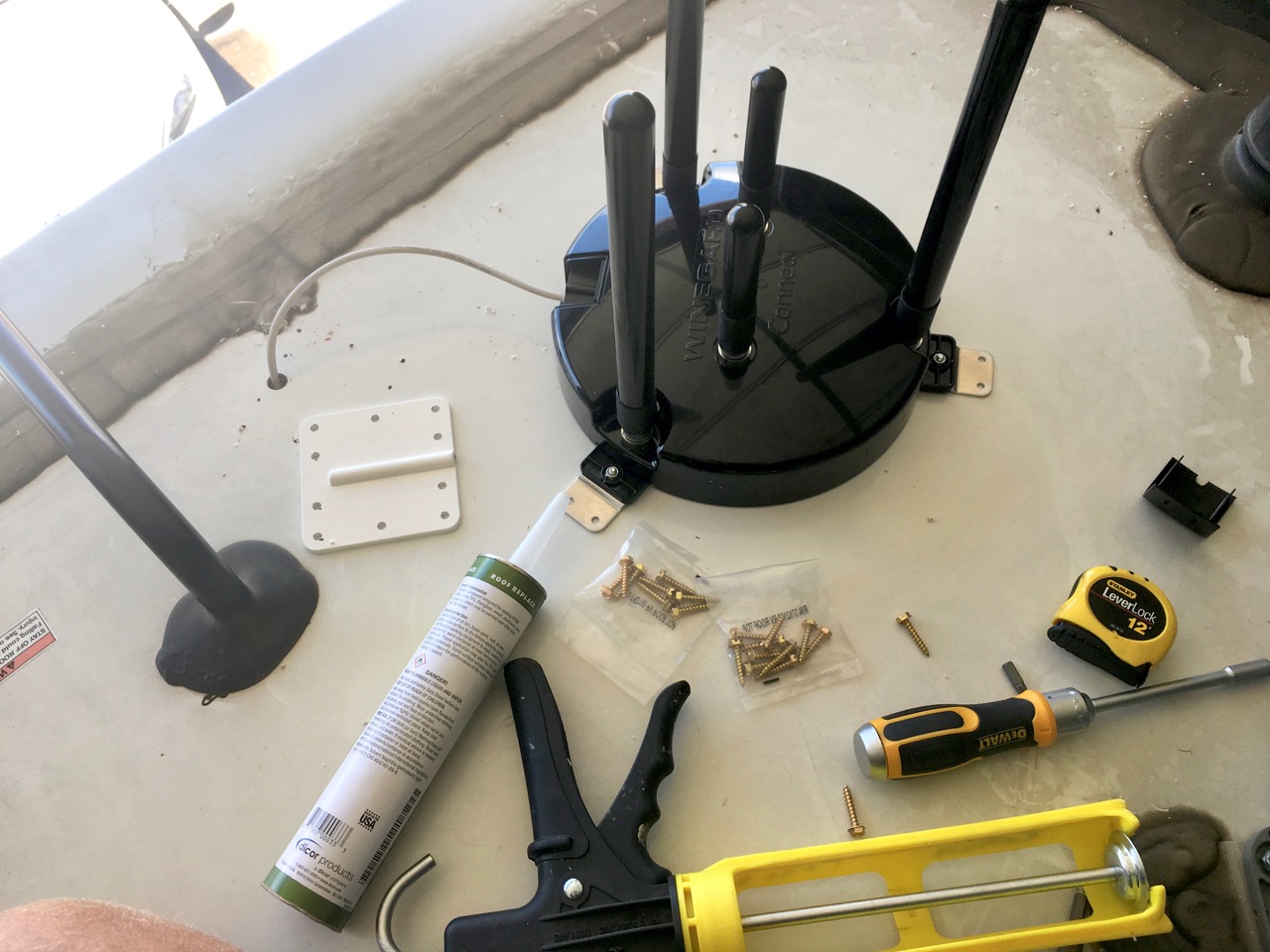 ConnecT 4G1 components and installation